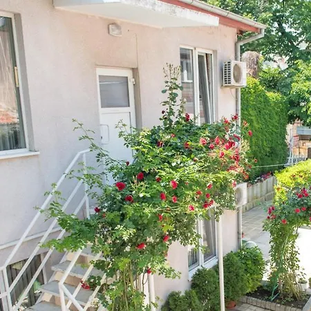 за гости Apartment Varna