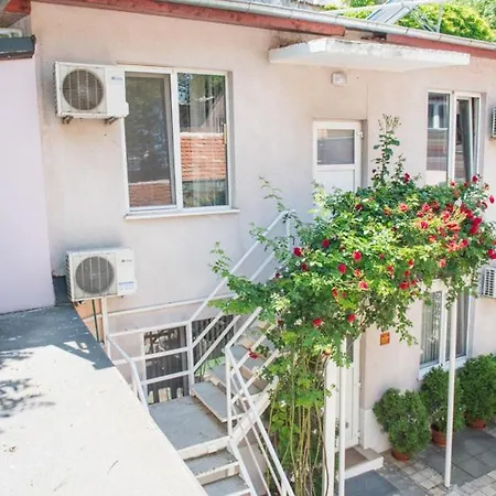 Апартаменти за гости *